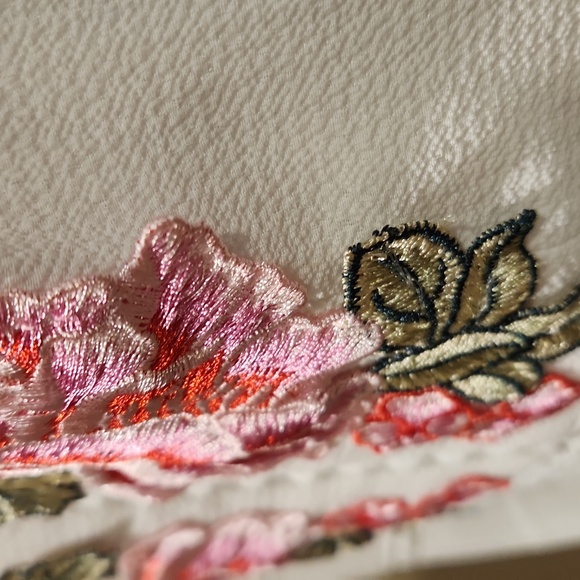 White with floral applications summer or homecoming dress. Size 1/2 - Picture 10 of 16